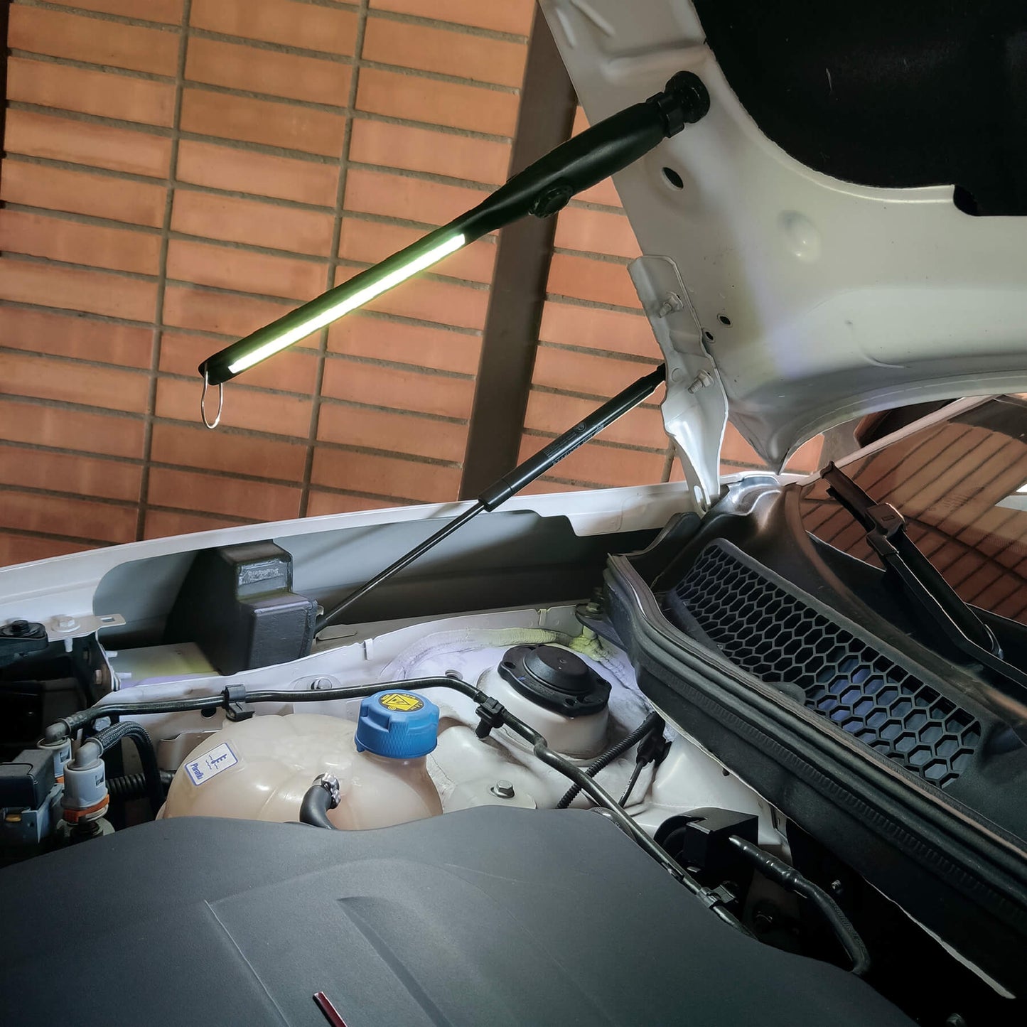 Lâmpada Led Recarregável C/ Led 20 000 mAh / Rotativa CAR +