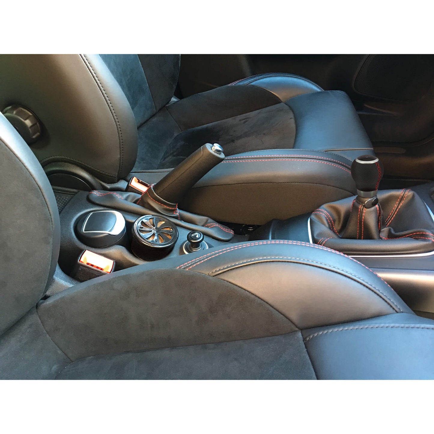 Manete Mudanças Auto (universal) RACE SPORT em Pele com costura em Linha Vermelha