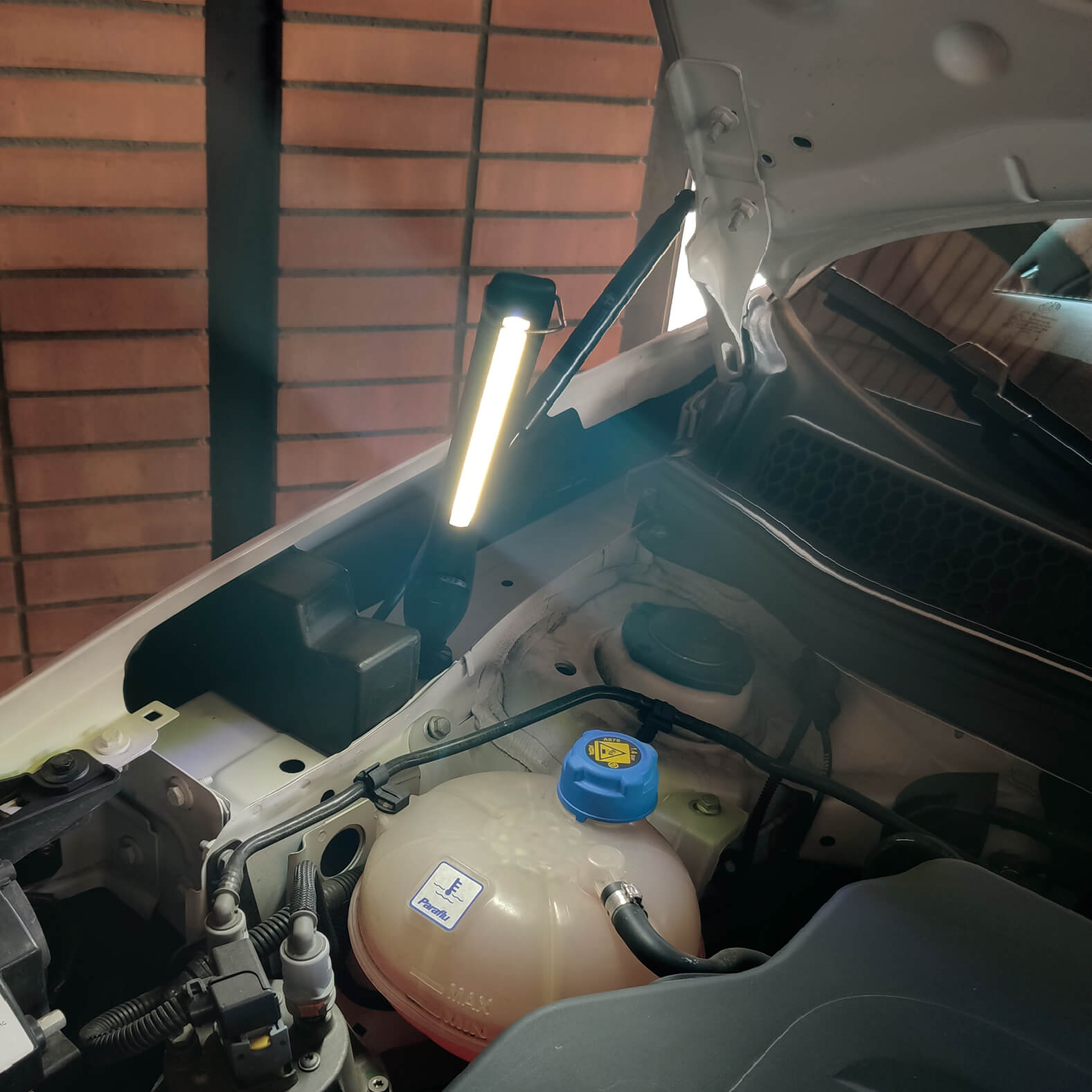 Lâmpada Led Recarregável de Trabalho