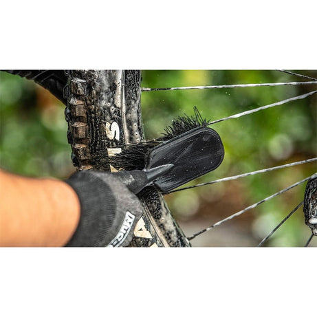 Escova P/ Pneu e Coroa Muc- off